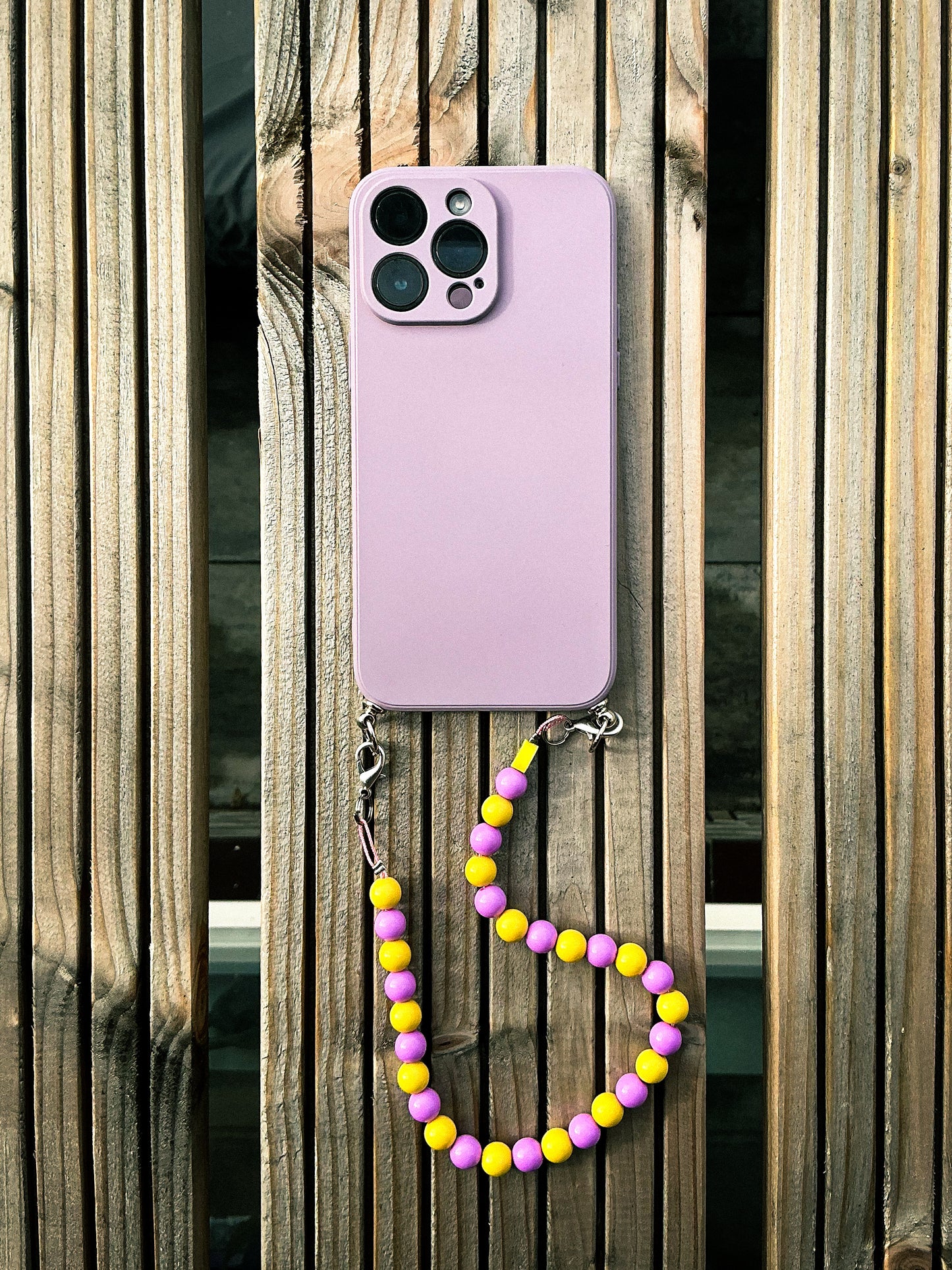 Gekleurde kralen telefoonkoord zelf personaliseren