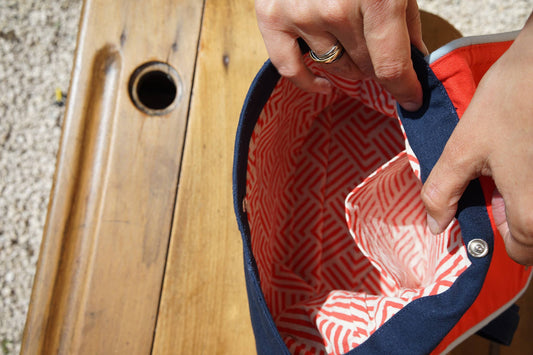 Kinderrugzak blauw rood print binnenkant school crèche